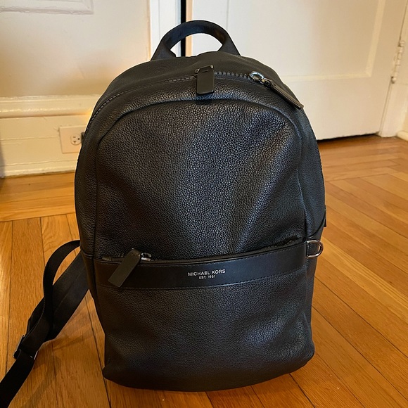 michael kors backpack dimensions